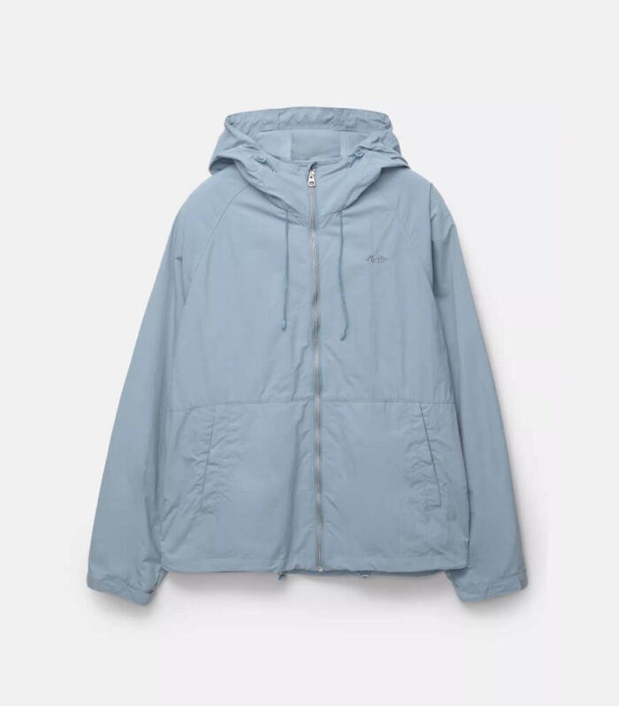 Lightweight hooded raincoat